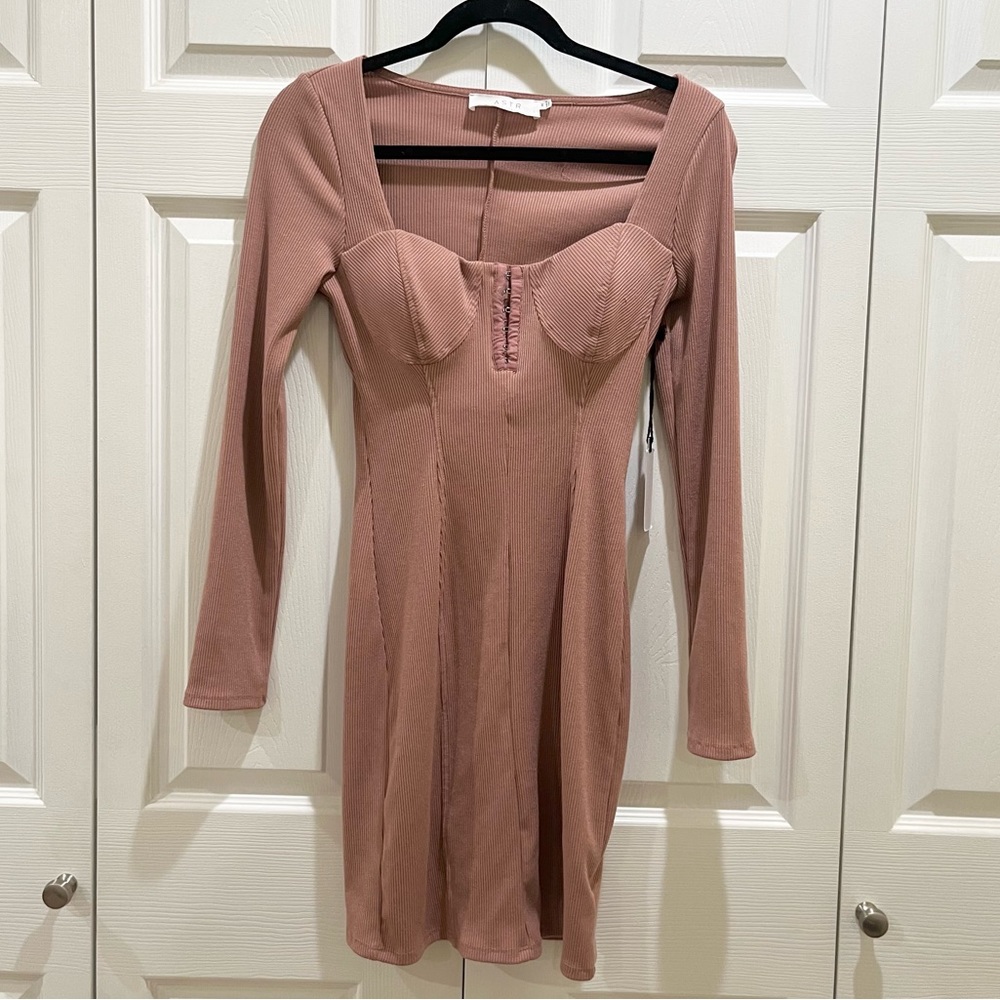 ASTR The Label Long Sleeve Ribbed Bodycon Dress Hook and Eye Front Blush Medium - Picture 3 of 8